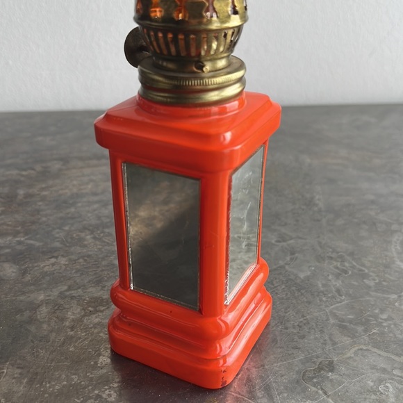 Orange painted glass oil lamp with mirrors - Picture 17 of 17
